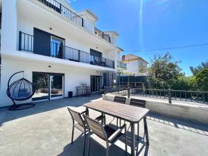 Balkón alebo terasa v ubytovaní Apartment in Dramalj 42942