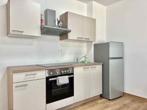 Kuchyňa alebo kuchynka v ubytovaní Apartment in Dramalj 42942