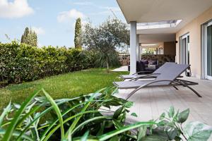 En have udenfor VILLA JULIA - Regarda Travel