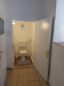 Koupelna v ubytování Zimmer Donaustrand