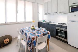 Kuchyň nebo kuchyňský kout v ubytování Appartamenti Gherbin Jesolo