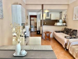 Kuchyňa alebo kuchynka v ubytovaní Apartmani Zeleni Raj