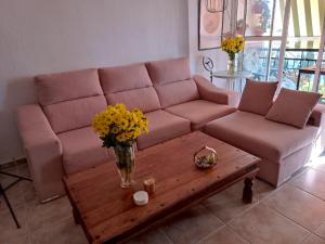 Posedenie v ubytovaní Coty's Beach, habitaciones en casa compartida