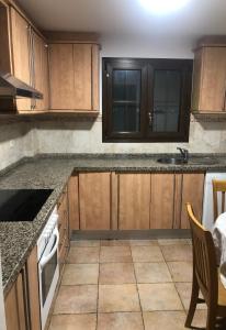 Una cocina o zona de cocina en PLAYA VERDE LUXURY