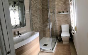 Łazienka w obiekcie Apartamentos MareaBeach
