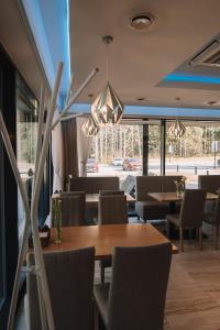 Restaurace v ubytování Merepargi ApartHotel & Cafe