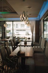 Posezení v ubytování Merepargi ApartHotel & Cafe
