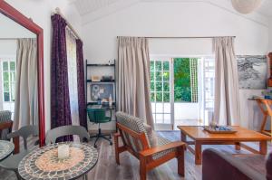 O zonă de relaxare la The Earthy Inn