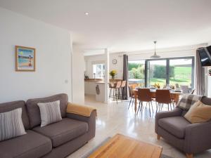 Istumisnurk majutusasutuses Tokenhill Cottage