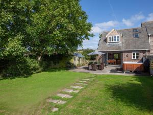 Aed väljaspool majutusasutust Tokenhill Cottage