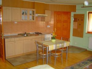 Gallery image of Lunczer Vend&eacute;gh&aacute;z in Mosonmagyar&oacute;v&aacute;r