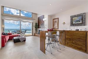 Fotografia z galérie ubytovania Seafront duplex apartment 200 m from Beach v Can Picafort