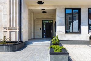 Exteriér nebo vchod ubytování Industrial-style 2BD Loft with Parking Spot by Flat Mаnager