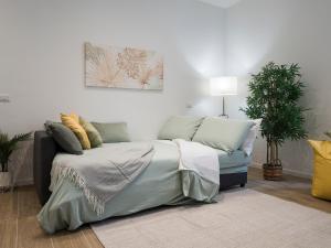 Foto dalla galleria di Casa Design Con A/C e WiFi_[7 MINUTI CIAMPINO AEROPORTO] a Ciampino Altre 19 foto