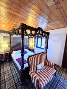 Llit o llits en una habitació de Magpie 4 Hot Tub Huntersmoon-Warminster-Bath-Salisbury