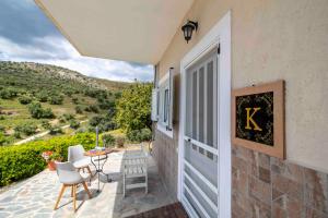 Foto dalla galleria di # Gytheio Sea View Kostantinos Apartment# a Selinitsa