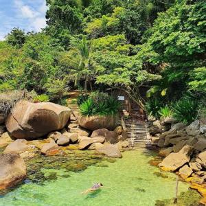 Loodusmaastik kodumajutuse lähedal