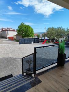 Balkón nebo terasa v ubytování VILLA APARTMENTS FILIP