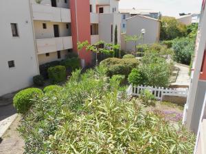 Vonkajšia záhrada v ubytovaní LE NAXOS Joli T2 proche port Mont St Martin Cap d'Agde + 2 fotografie