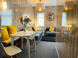 Ảnh trong thư viện ảnh của Holywell Apartment - Luxury One Bedroom Apartment ở Holywell