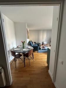 Zdjęcie z galerii obiektu Modern apartment in Paris XXEME w Paryżu