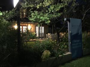 Observatory Guesthouse - Adults Only外面的花园