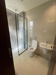 ห้องน้ำของ Al Narjes Villas & Apartments