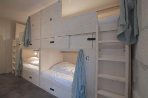 Posteľ alebo postele v izbe v ubytovaní Le Maje Hostel