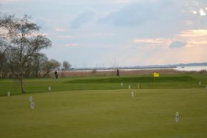 Golf v apartmánu nebo okolí
