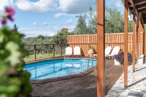 Bazén v ubytovaní Holiday House Zakynthos alebo v jeho blízkosti