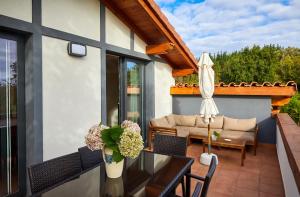 Balkon lub taras w obiekcie URAIN Suites - Apartments at Flysch-Coast