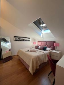 Posteľ alebo postele v izbe v ubytovaní Apartments Four You-with sea view