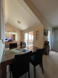 Kuchyňa alebo kuchynka v ubytovaní Apartments Four You-with sea view