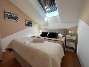 Posteľ alebo postele v izbe v ubytovaní Apartments Four You-with sea view
