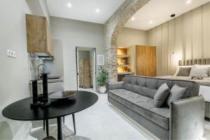 A seating area at Domus Victoria IΙ