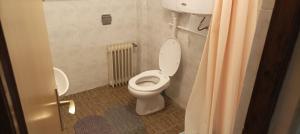 Un baño de Kursumlijska banja apartman 4+1