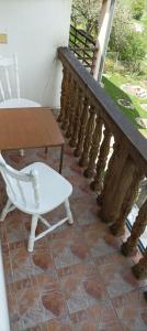Un balcón o terraza en Kursumlijska banja apartman 4+1