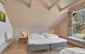 Letto o letti in una camera di 2 Bedroom Gorgeous Apartment In Pandrup