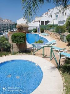 Fotografie z fotogalerie ubytování Agradable adosado con piscina v destinaci Vejer de la Frontera