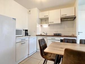 Fotografia z galérie ubytovania Spacieux T2 avec Terrasse, Parking Privé, à 2 min de la Plage ! - FR-1-715-24 v destinácii Mauguio + 3 fotografie