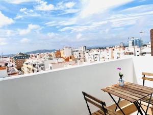 Balkón nebo terasa v ubytování Lux Penthouse Mediterranean views Beach front