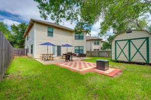 a backyard with a picnic table and a shed at Renovated San Marcos Home with Grill Less Than 1 Mi to TSU! in San Marcos