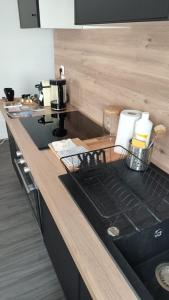 Kuchyňa alebo kuchynka v ubytovaní Bel appartement Clairmarais - Centre Reims - Gare
