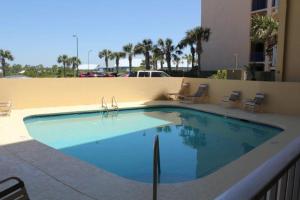 Бассейн в Emerald Skye 52 by ALBVR - Beautifully decorated beachfront condo или поблизости
