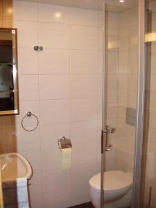 A bathroom at Haus Sonnleite