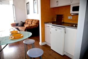 Kuchnia lub aneks kuchenny w obiekcie Apartamentos La Casa de la Alameda