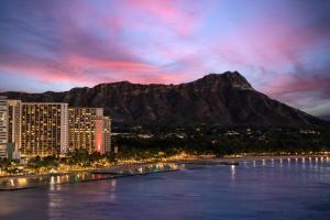 a view of a city with a mountain in the background at Waikiki Beach Marriott Resort & Spa in Honolulu
