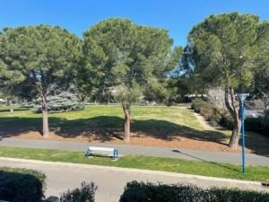 Fotografia z galérie ubytovania Charmant F2 à Balaruc-les-Bains, 2 étoiles, parking privé, idéal pour 4 personnes - FR-1-680-35 v destinácii Balaruc-les-Bains