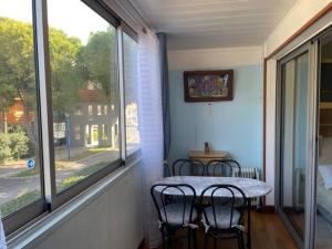 Fotografia z galérie ubytovania Charmant F2 à Balaruc-les-Bains, 2 étoiles, parking privé, idéal pour 4 personnes - FR-1-680-35 v destinácii Balaruc-les-Bains