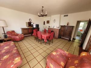 Fotografia z galérie ubytovania Maison Vacances à Notre-Dame-de-Monts (57m²) - 6 Pers, Proche Plage, Jardinet, Terrasse, WIFI - FR-1-540-195 v destinácii Notre-Dame-de-Monts